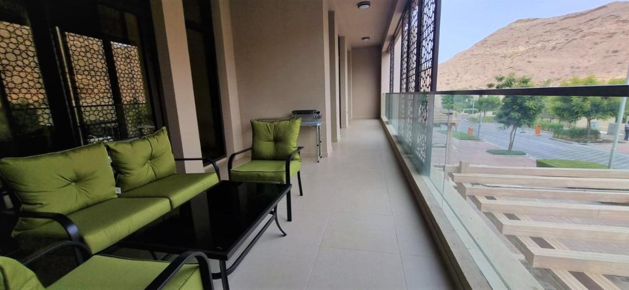 One 2Bhk Elegant Apartment In Muscat Bay 03 Bagian luar foto